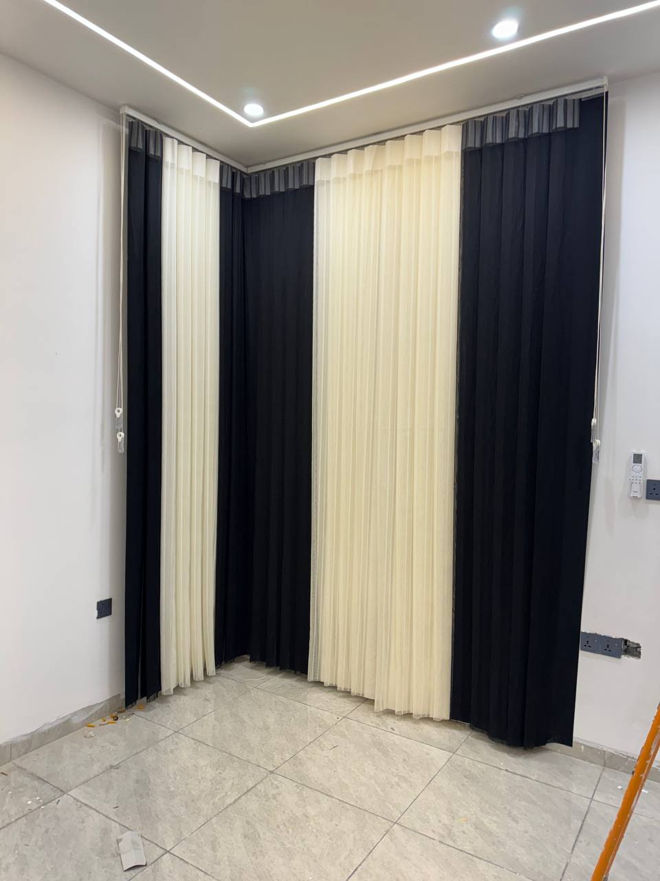 ستائر زاوية مودرن